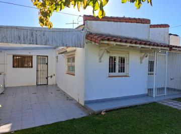 Casa de 3 ambientes, Miramar · Casa en Zona 2