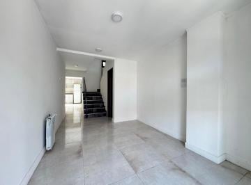 PH · 75m² · 2 Dormitorios · PH 3 Ambientes Al Frente con Terraza
