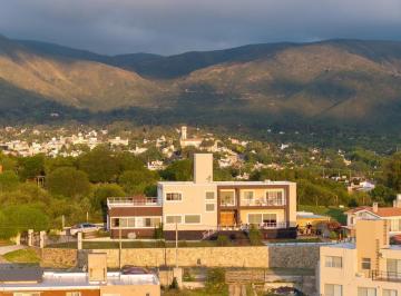 Casa · 392m² · 6 Dormitorios · 2 Cocheras · Casa en La Falda