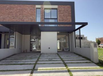 Departamento · 150m² · 3 Ambientes · Duplex de Categoria en Colinas de Manantiales