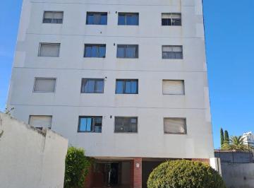 Departamento de 4 ambientes, Bahía Blanca · Caronti 555, Alquila Departamento de Tres Dorm. y Cochera.