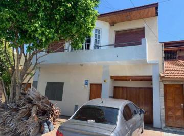 PH de 3 ambientes, Avellaneda · Hermoso Departamento de 3 Ambientes Chico en Planta Alta.