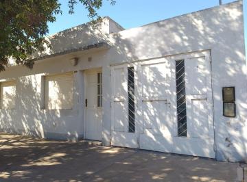 PH · 52m² · 3 Ambientes · 1 Cochera · PH en Venta - 2 Dorm. 1 Baño - Cochera - 106 m² - Chivilcoy