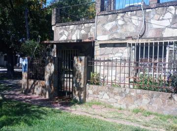 Casa · 118m² · 4 Ambientes · 1 Cochera · Venta Casa a Reciclar en Fisherton, Rosario