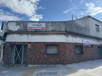 Casa · 180m² · 4 Ambientes · 1 Cochera · Parque Chas | Casa 4 Ambientes con Cochera Cubierta! | Venta