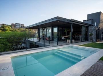 Casa · 370m² · 5 Ambientes · 3 Cocheras · Venta Casa en La Pankana. 3 Dorm.. Pileta