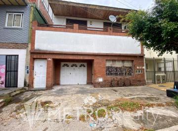 Frente · Casa en Venta de 4 Ambientes en Jose León Suarez