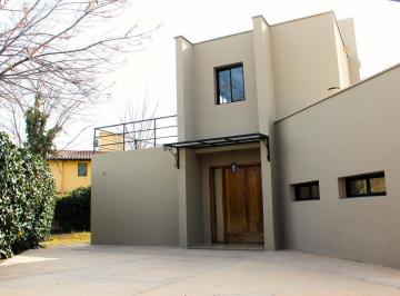 Frente de la propiedad · Casa en Alquiler en Chacras de Coria