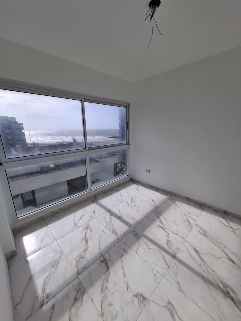 Depto 2 amb, 47m² lateral con vista al mar — La Perla