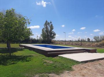 Casa · 314m² · 3 Ambientes · 1 Cochera · Venta de Casa en Rodeo de La Cruz