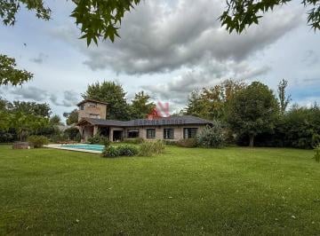 Casa · 129m² · 4 Ambientes · 1 Cochera · Casa Chalet en Venta en El Remanso, Exaltación de La Cruz, G. B. a. Zona Norte