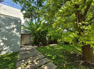 Casa · 270m² · 4 Ambientes · 1 Cochera · Casa en Venta Cuatro Ambientes Campo Grande Pilar