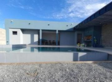 Casa · 77m² · 1 Ambiente · 2 Cocheras · Casa en Venta - 1 Baño - 364 m² - Ramallo