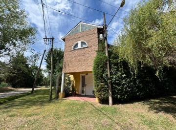 Casa · 190m² · 4 Ambientes · 2 Cocheras · Casa en Venta Villa Elisa