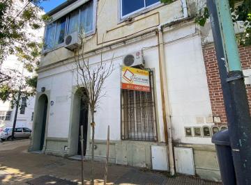 PH de 2 ambientes, Coghlan · Alquiler PH Solo Para Uso Comercial o Profesional