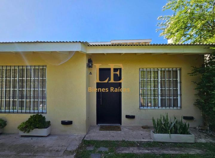 Casa · 135m² · 5 Ambientes · 4 Cocheras