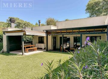 Casa · 240m² · 6 Ambientes · 2 Cocheras · Excelente Casa en Alquiler en El Barrio Santa María de Tigre