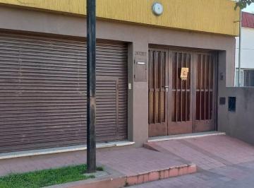 Casa · 191m² · 15 Ambientes · 1 Cochera · Venta Locales con Casa Las Flores Velez Sarsfield