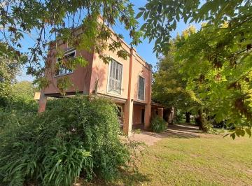 Casa · 400m² · 6 Ambientes · 3 Cocheras · Casa de Campo en Olmos