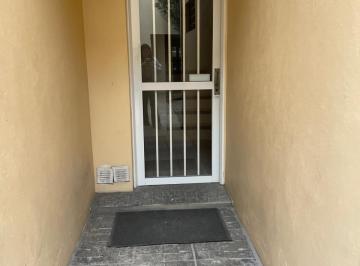 PH de 3 ambientes, La Plata · 42 Entre 25 y 26 un Dormitorio con Patio, en Alquiler.