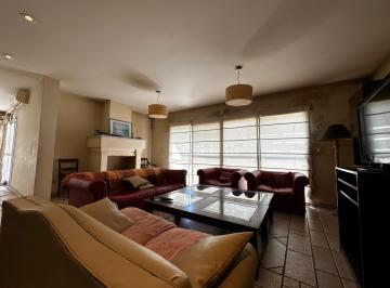 Casa · 314m² · 5 Ambientes · 1 Cochera · Venta Casa 5 Amb en Pilar, Barrio El Molino a Reciclar Oportunidad
