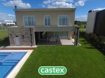 Casa · 360m² · 6 Ambientes · Casa en Venta en Barrio Terralagos, Canning
