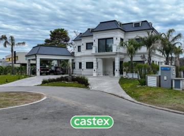 Casa · 600m² · 11 Ambientes · 2 Cocheras · Casa en Venta en Terralagos, Canning