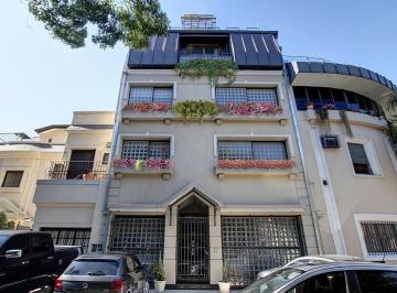 Casa · 690m² · Casa en Venta en Barrio Parque