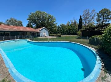 Quinta vacacional · 140m² · 3 Ambientes · 1 Cochera · Alquiler Permanente Quinta 3 Ambientes con Pileta - La Lonja