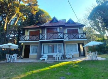 Casa · 80m² · 4 Ambientes · 1 Cochera · Duplex en Alquiler Temporal y Anual en Costa del Este 8 Pax