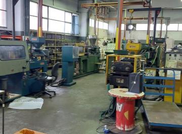 Bodega-Galpón · 381m² · Nave Industrial en Venta - Villa Soldati