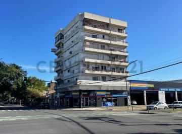 Departamento · 67m² · 5 Ambientes · Venta - Departamento de 3 Dorm. con Balcon Al Frente - Bella Vista, Rosario
