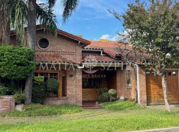Casa · 170m² · 4 Ambientes · 2 Cocheras · Casa 4 Ambientes. | Venezuela 500