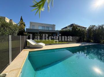 Casa · 220m² · 5 Ambientes · 2 Cocheras · Casa en Alquiler Ubicado en Los Alisos, Nordelta, G. B. a. Zona Norte