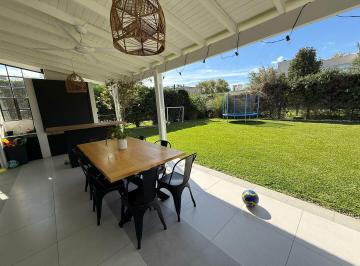 Quinta vacacional · 160m² · 4 Ambientes · Casa Quinta en Venta en La Comarca, General Pacheco, Tigre