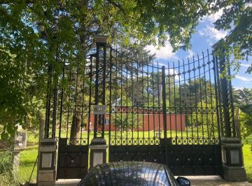JYB-JYB-2120_2 · Casa Quinta en Venta Parque Sicardi 18 657 y 658.