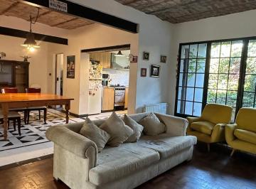 Casa · 156m² · 5 Ambientes · 1 Cochera · Casa en Venta en Haedo
