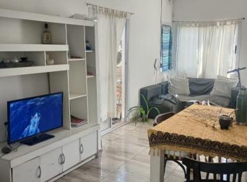 Casa · 102m² · 3 Ambientes · 1 Cochera · Duplex en Venta, Oportunidad! B° San Daniel