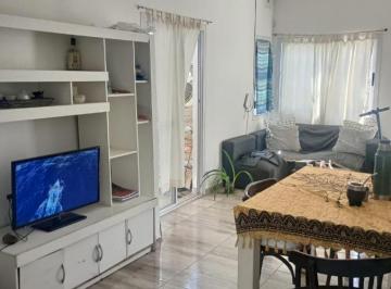Casa · 102m² · 3 Ambientes · 1 Cochera · Duplex en Venta, Oportunidad! B° San Daniel