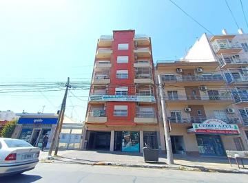 Departamento · 42m² · 2 Ambientes · 1 Cochera · Depto 2amb C/ Patio y Cochera