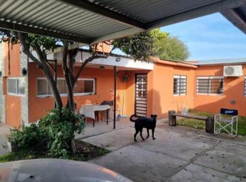 Casa · 70m² · 2 Ambientes · 2 Cocheras · Casa en Venta - 1 Dormitorio 1 Baño - Cochera - 300 m² - Necochea