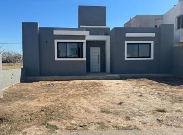 Casa · 85m² · 3 Ambientes · 1 Cochera · Casa en Venta Dos Dorm. en Valle Cercano