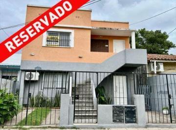 PH · 90m² · 4 Ambientes · 1 Cochera · PH en Planta Alta con Cochera y Jardín! Tigre Centro