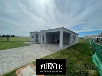 Casa · 195m² · 5 Ambientes · 2 Cocheras · Casa en El Rebenque