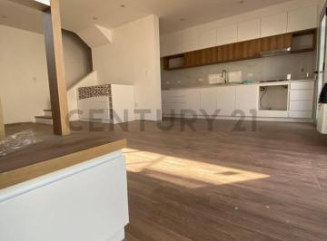 Casa · 95m² · 4 Ambientes · 1 Cochera · Duplex de 3 Dorm. a Estrenar en Venta La Plata