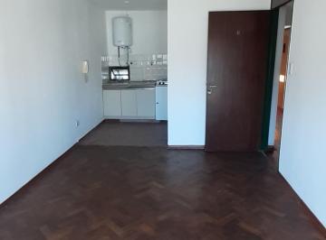 Departamento Alquiler 32m² de 1 ambiente · Adm Inmobiliaria Alquila Exelente Monoambiente C/gran Balcon - Bº Centro