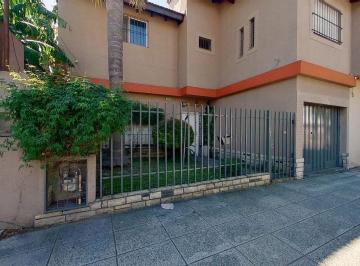 Casa · 123m² · 6 Ambientes · 1 Cochera · Venta Casa Villa Sarmiento 6 Ambientes Permuta