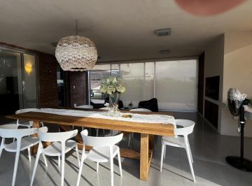 Casa · 300m² · 3 Ambientes · 2 Cocheras · Casa en Venta de 3 Dorm. en Los Cielos, Valle Escondid