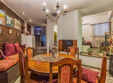 Casa · 192m² · 5 Ambientes · 1 Cochera · Casa de 5 Ambs en Av Gral. Paz