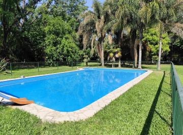Quinta vacacional · 140m² · 4 Ambientes · 1 Cochera · Venta Casa Quinta 4675 m² con Pileta